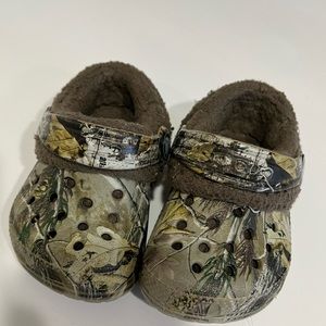 Fuzzy Camo baby Crocs